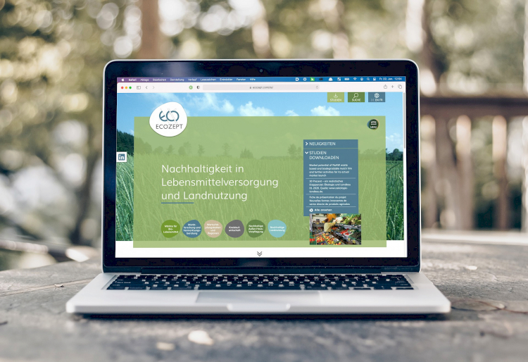 Laptop mit Webdesign von typneun für den Kunden Ecozept in Freising