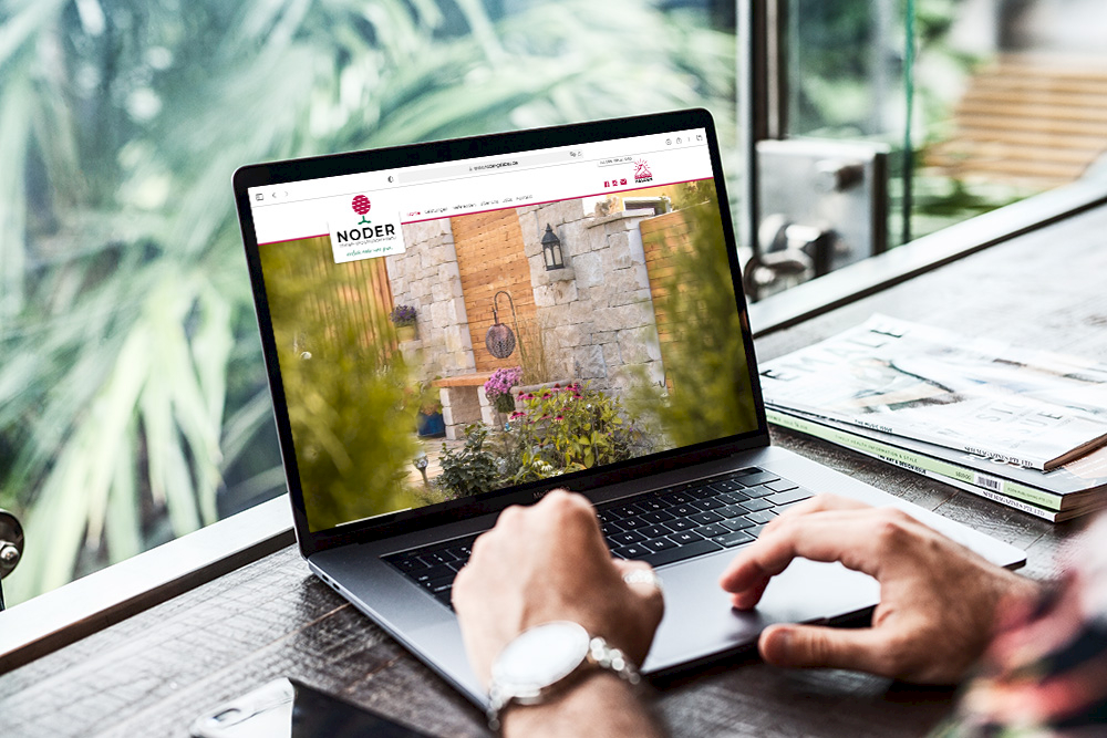 Noder Galabau Homepage mit Startseiten-Slider aus den Federn der Webentwicklerin Bettina Castell von typneun